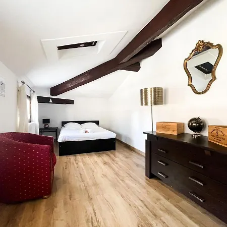 Spacieux En Plein Coeur De Апартаменты